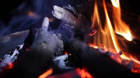 Burning fire woods close-up in the dark HD 動画素材 32717077