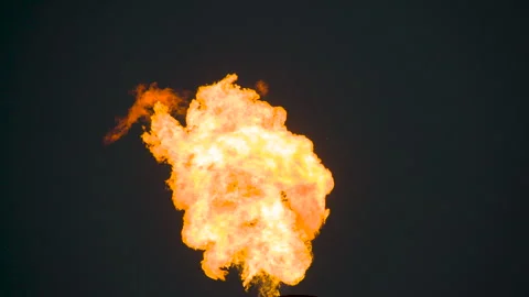 Burning Gas Cloud in the Dark 4K Vidéo 245709282