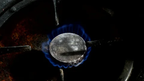 Burning gas 스톡 동영상 129387720