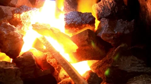 Burning hot coal in close up coals energy fossil 4k HD 库存影片 334651607