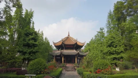 Burning incense in front of hall in Qingyang Taoist Temple, Chengdu, China. Stock Footage 157348375