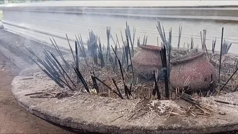 Burning Incense Sticks At A Buddhist Temple 動画素材 334717030
