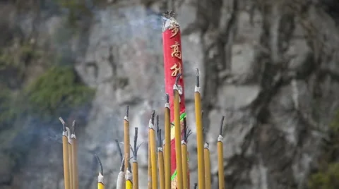 Burning joss sticks Video stock 49058678