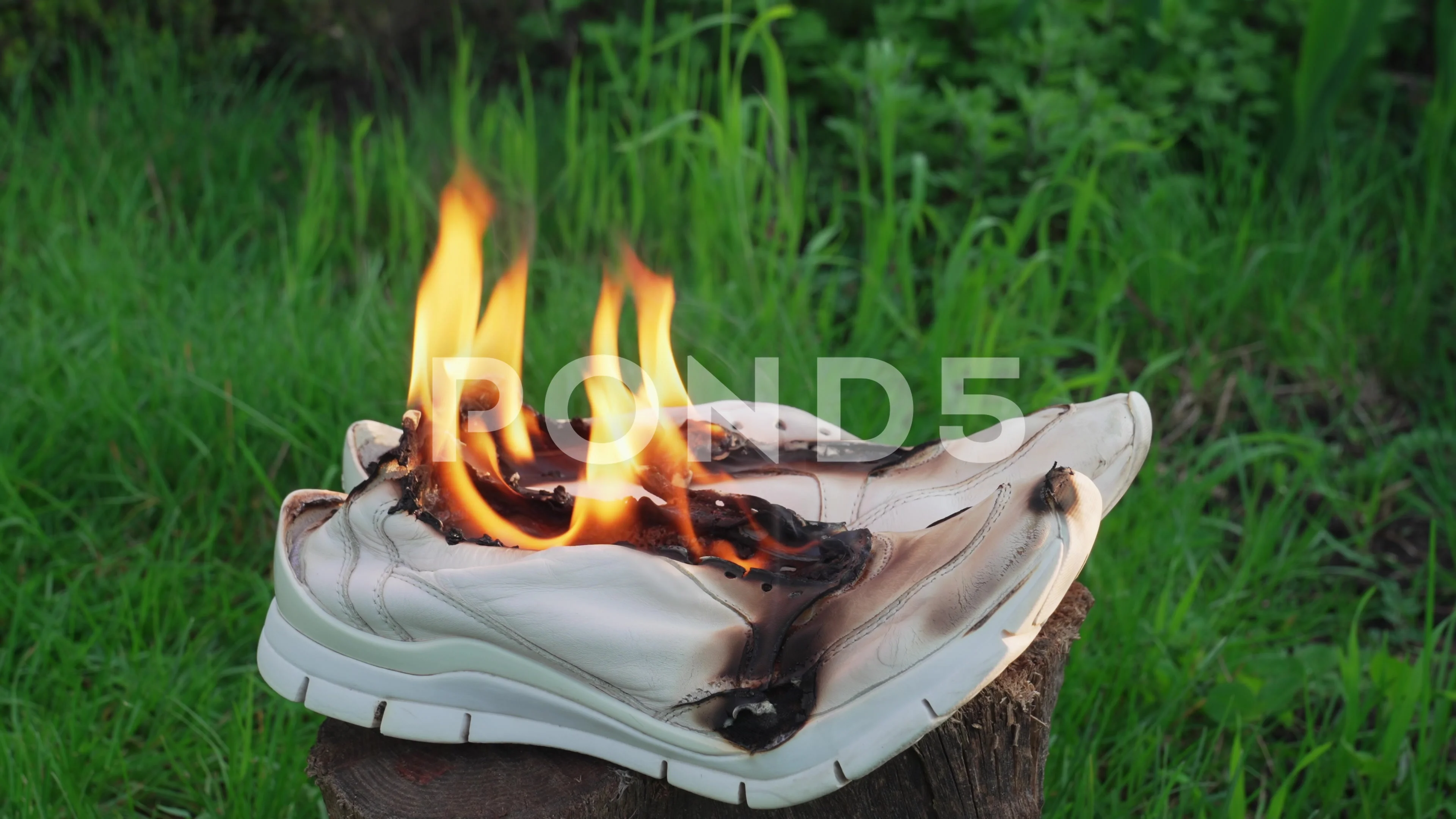 Update more than 162 burning shoes super hot kenmei.edu.vn