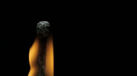 Burning match, macro on black background Vidéo 61246198