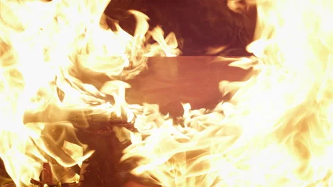 Burning model of a house on fire. Video stock 293070184