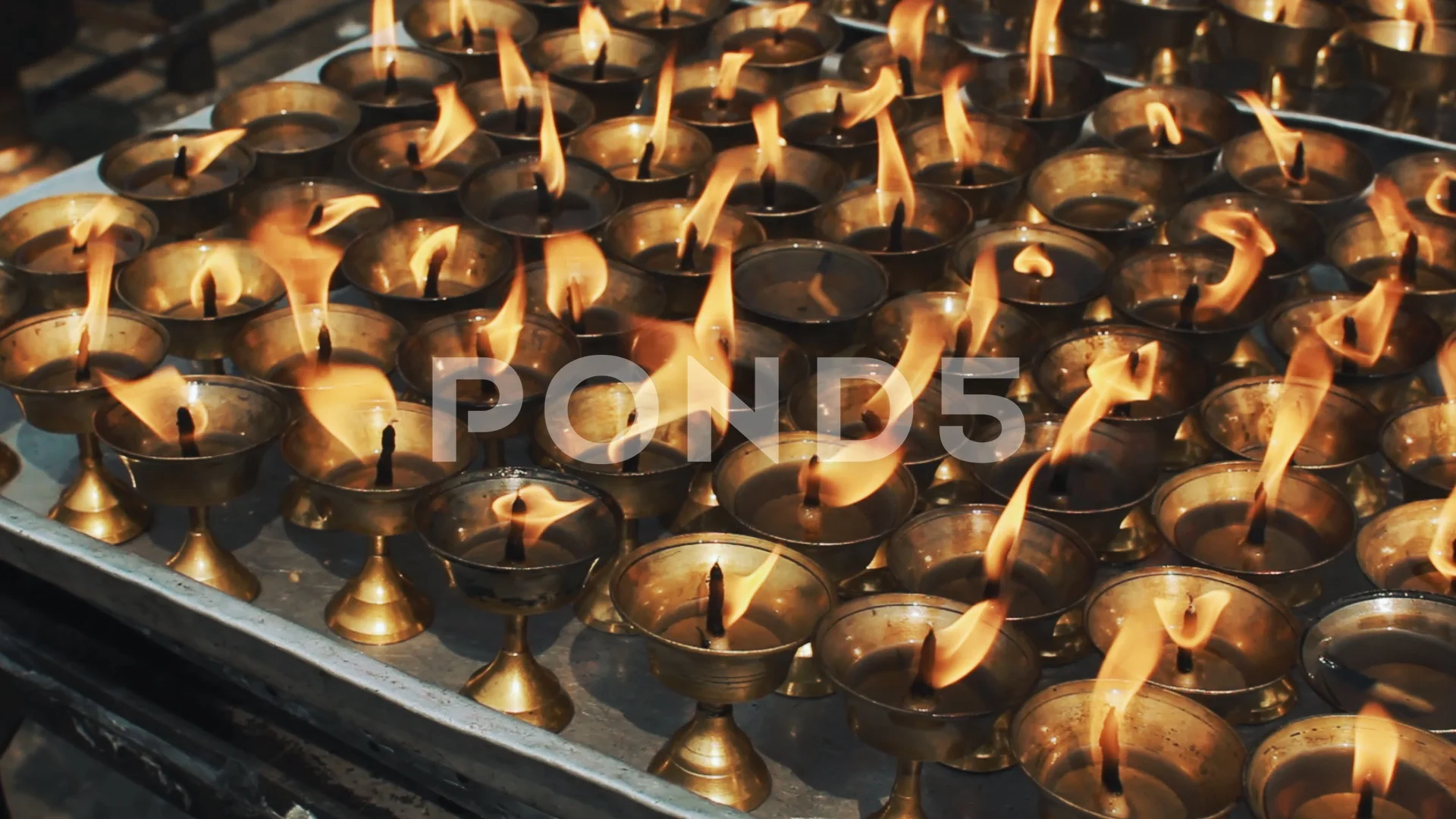 Burning Prayer Oil Lamps In A Buddhist Temple Hi Res 91616521