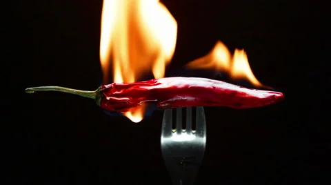 Burning red chili pepper on a fork Vidéo 41291463
