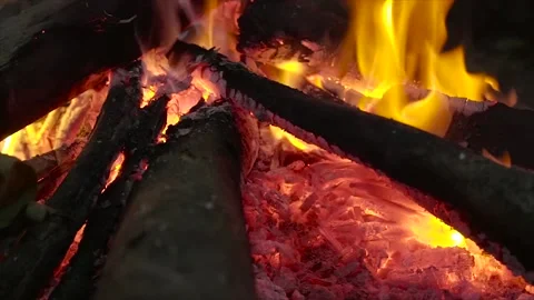 BURNING WOOD CLOSE UP-(HD) Stockbeeldmateriaal 145355901
