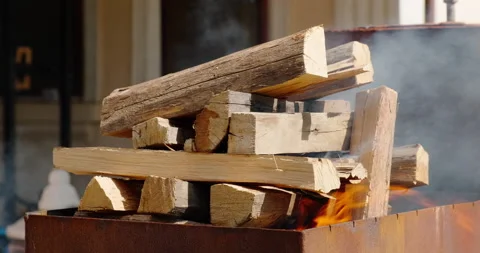 Burning wood in the grill Video stock 132312499