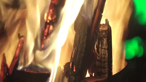 Burning woods in campfire close-up, 스톡 동영상 133563625