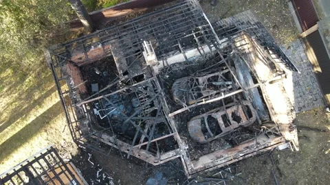 Burnt house Vídeo Stock 180048061