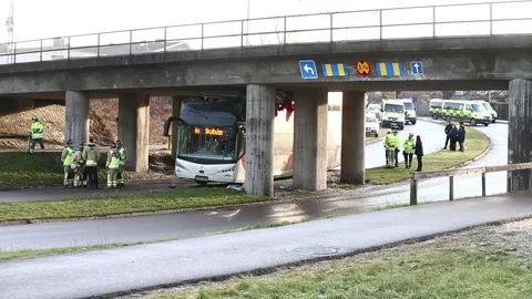 Bus accident, Linköping, Sweden 库存影片 194933317