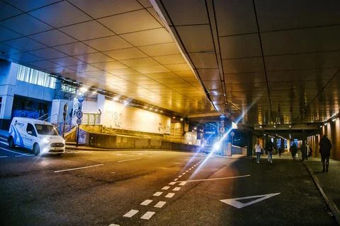 Bus Emerging from Beneath the Bull Ring Stock-Fotos