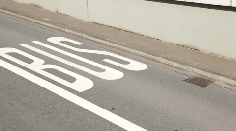 Bus lane Stockbeeldmateriaal 49387381