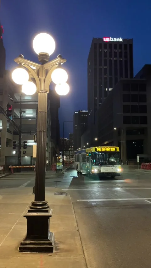 Bus at Minneapolis Видео 296449005