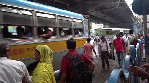 Bus service in Kolkata Vídeos de archivo 77702890