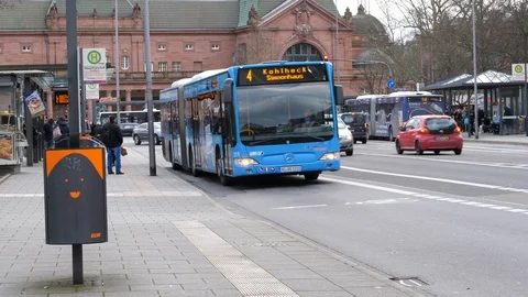 Bus stop and busses of public utility ESWE Verkehr 動画素材 124739338