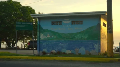 Bus stop at beach park during sunset Video stock 168481845