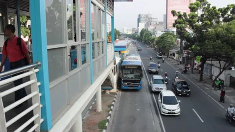 Bus stop Video stock 132512890