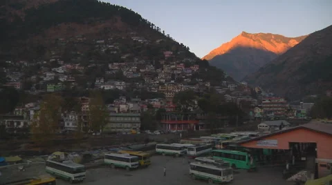 Bus stop at Kullu town (Kullu Valley) in Himachal Pradesh, India. Stock Footage 45910130