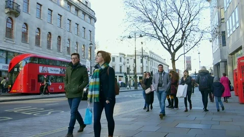 Buses and commuters going to work on the Strand street, London, ultra hd 4k, Stock Footage 70605663