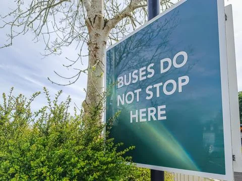Buses Do Not Stop Here Traffic Sign Warning Foto stock
