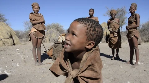 Bushmen child talking to camera 動画素材 95636165
