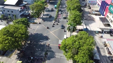 The busiest traffic light intersection in Banjarmasin, the intersection ent.. Stock Footage 314786864