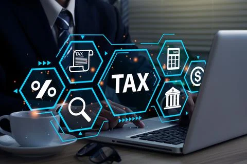 Busines using a computer to complete Individual income tax return form onli.. Stock Photos