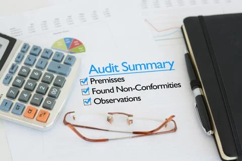 Business audit summary report Stock-Fotos