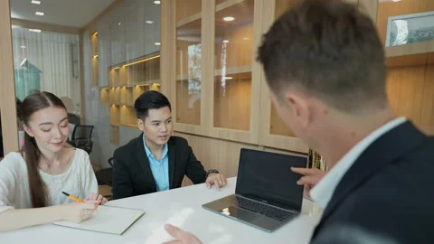 Business concept of 4k Resolution. The manager is having a meeting with a par Stock Footage 201703659