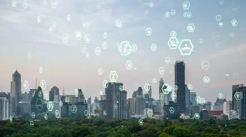Business data analytic interface fly over smart city showing alteration future Foto stock