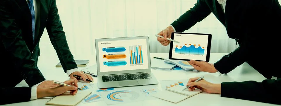 Business data dashboard analysis by computer software investment oratory 스톡 사진