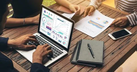 Business data dashboard analysis by ingenious computer software Foto stock