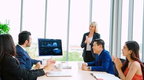 Business data dashboard analysis by ingenious computer software Foto stock