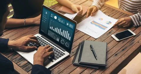 Business data dashboard analysis by ingenious computer software Stock-Fotos