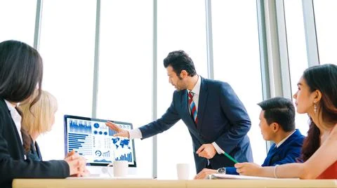 Business data dashboard analysis by ingenious computer software Stock-Fotos