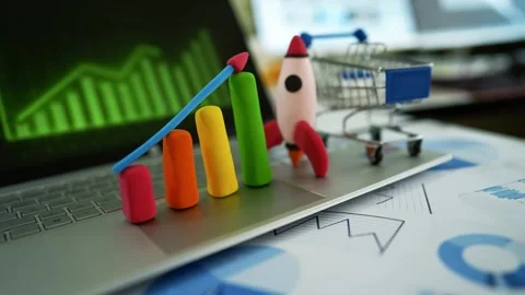 Business Growth and E-commerce Concept, Colorful bar graph, rocket, and sho.. 動画素材 304881953