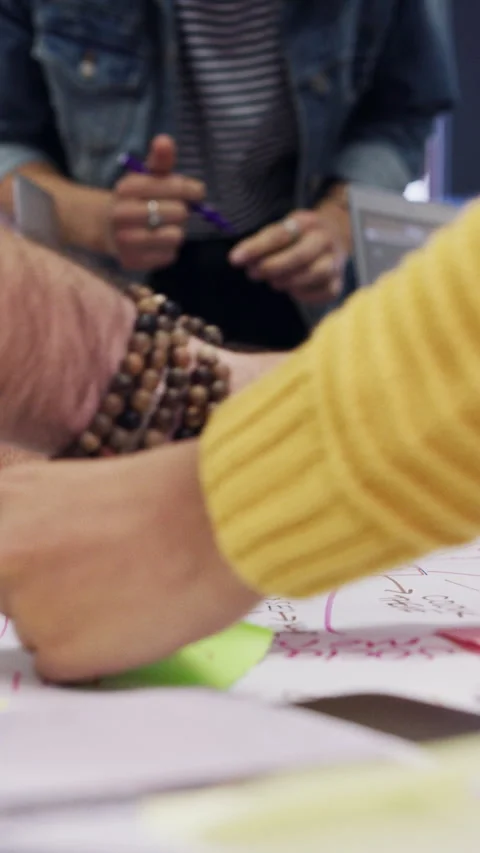 Business, hands and sticky note for people with brainstorming, planning or Stock Footage 334905729