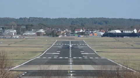 Business jet aborting landing Video stock 48498664