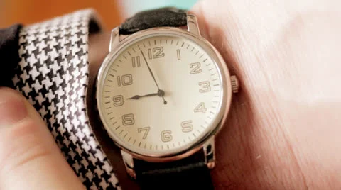 Business man checking watch Video stock 22636253