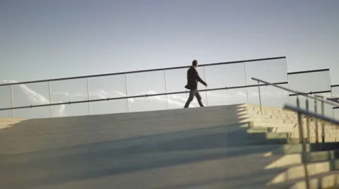 Business man looking  Video stock 924682