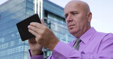 Business Man Use Digital Tablet Bad Mood Sad News Stock Market Down Low Profits Vidéo 58772336