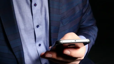 Business Man Using Smartphone Typing Text Vídeo Stock 71388048