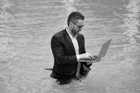 Business man working remote with computer. photo of business man working remote Foto stock