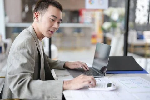 Business man working using laptop computer Hands typing keyboard. Professi... Foto stock