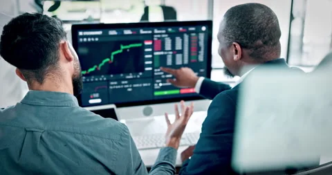 Business, men and pointing to computer screen with graphs for market shift 스톡 동영상 335738216