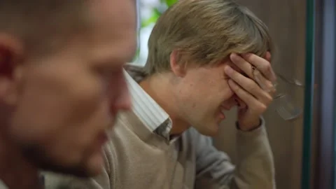 Business partners realizing mistake in program code 動画素材 142391237