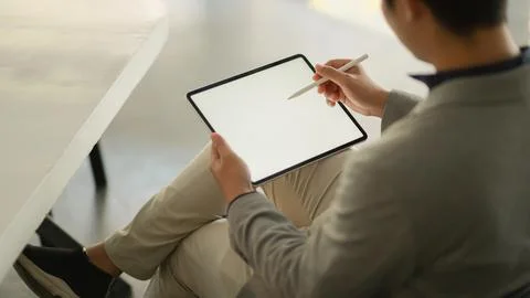 Business people feel comfortable using tablet blank screen. Stockfoto's
